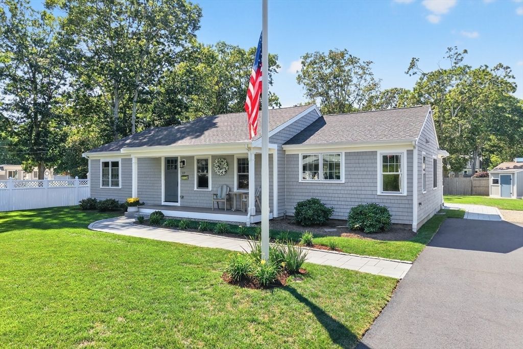 Backyard, Exterior, Facade, Cape Cod