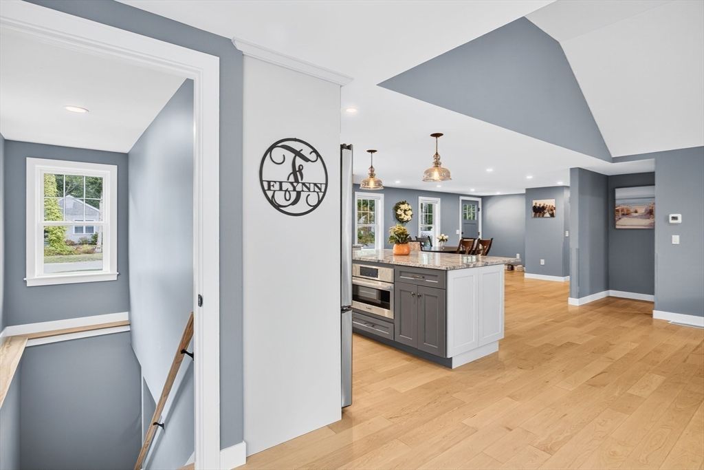 Dining room, Interior, Kitchen, Pendant Lights, Recessed Lighting, Stainless Steel Appliances, Wood Texture Flooring