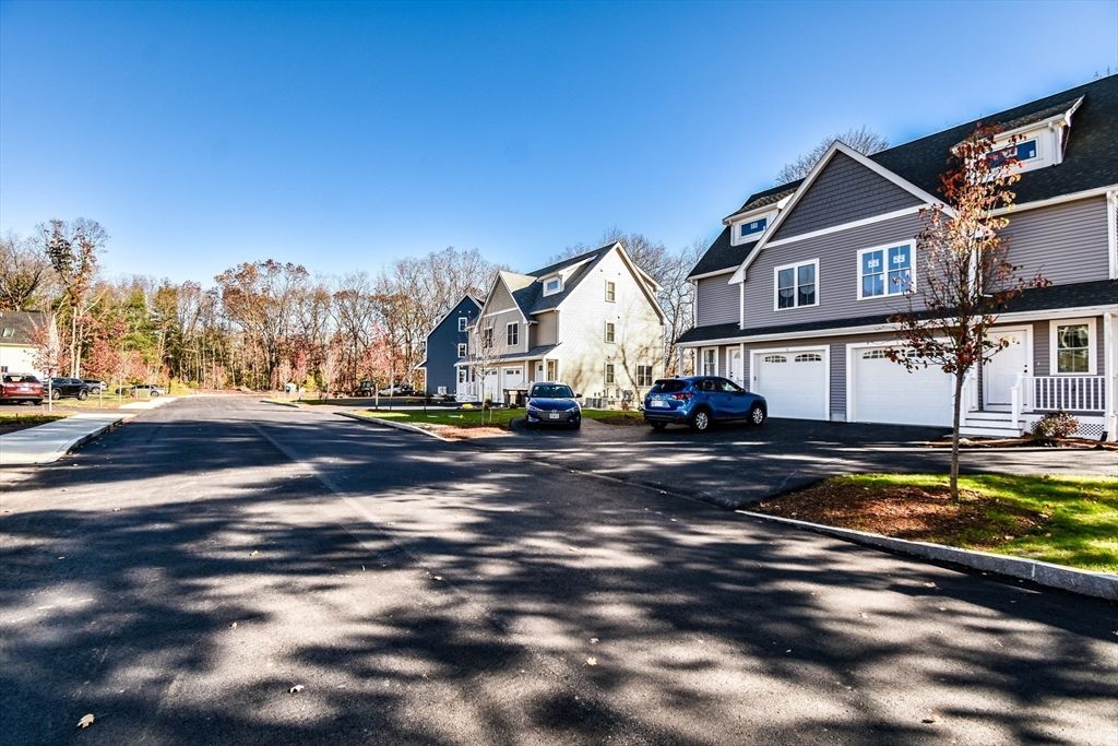 Attached, Exterior, Facade, Cape Cod