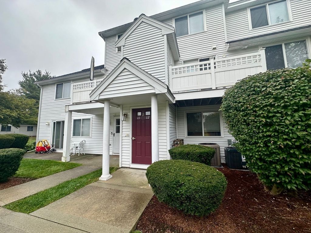 Exterior, Facade, American Craftsman