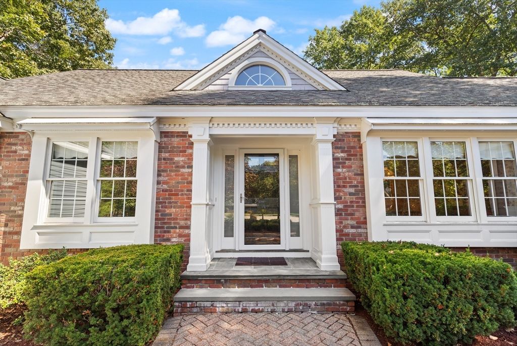 Exterior, Facade, Brick Facade, Ranch