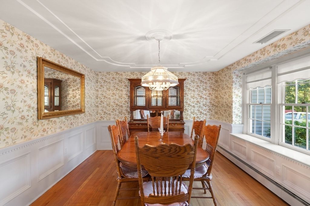 Chandelier, Dining room, Interior, Wood Texture Flooring