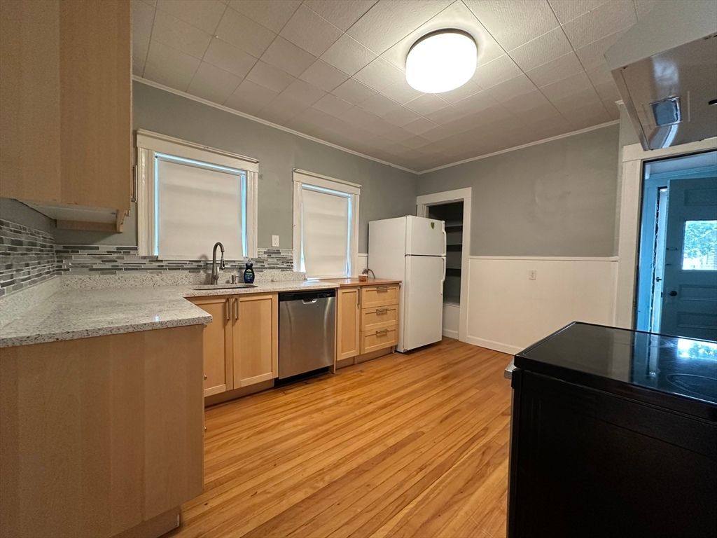 Interior, Kitchen, Wood Texture Flooring