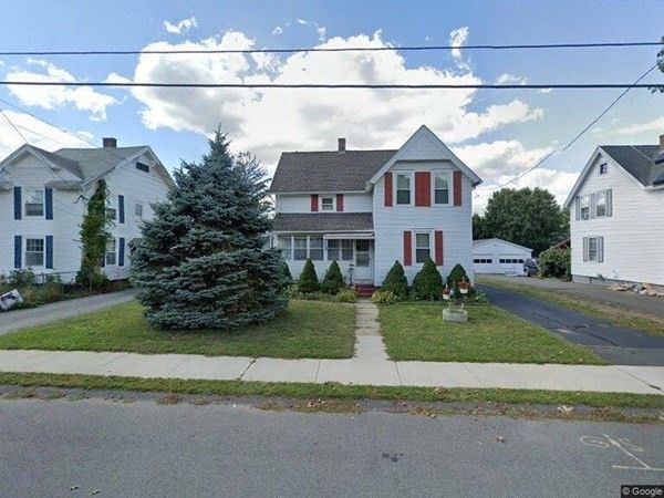 Exterior, Facade, Farmhouse