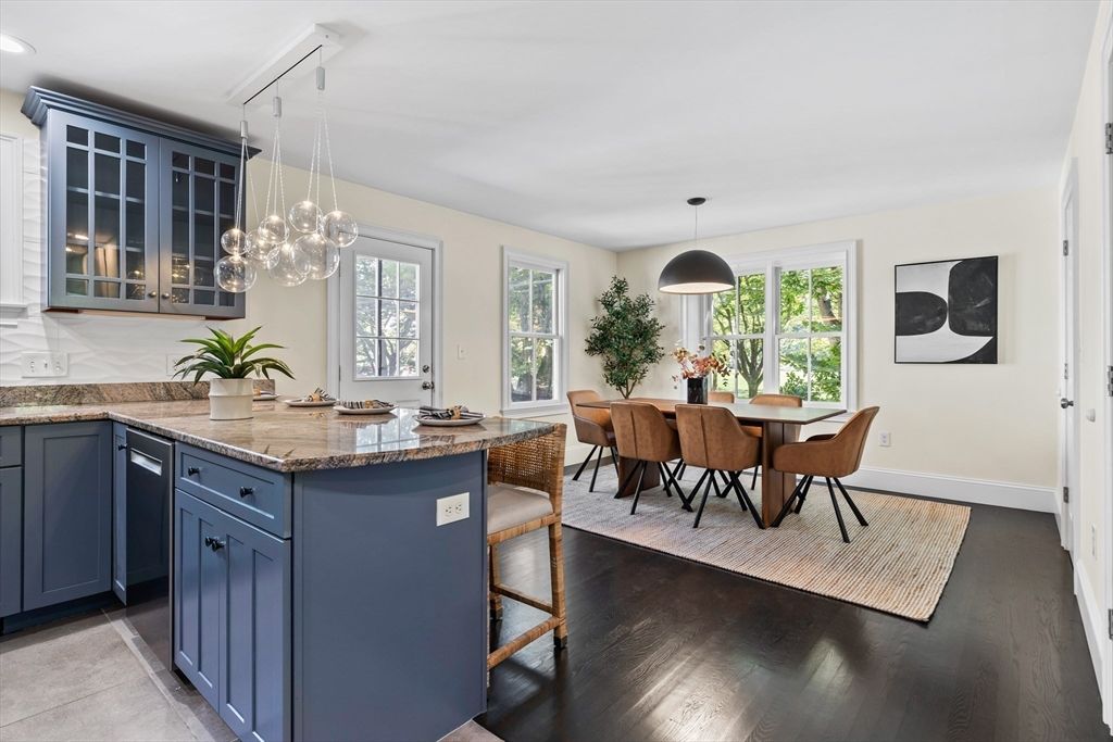 Dining room, Interior, Kitchen, Pendant Lights, Recessed Lighting, Wood Texture Flooring