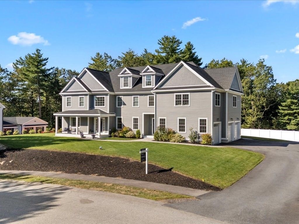 Exterior, Facade, Queen Anne Victorian