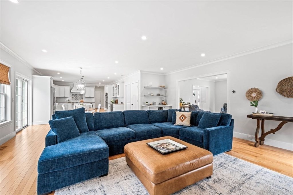 Interior, Kitchen, Living room, Pendant Lights, Recessed Lighting, Stainless Steel Appliances, Wood Texture Flooring