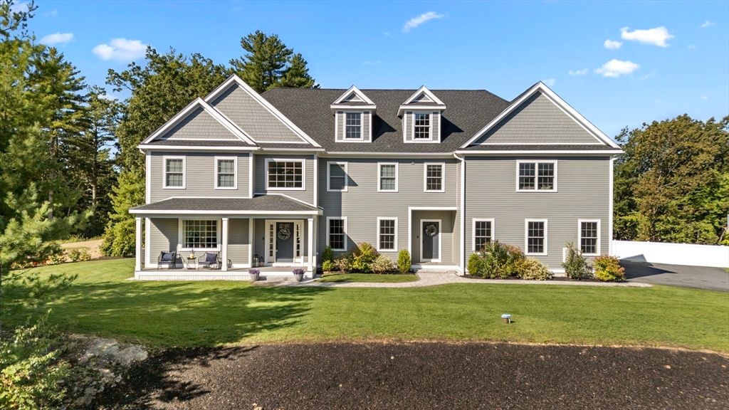 Backyard, Exterior, Facade, Farmhouse