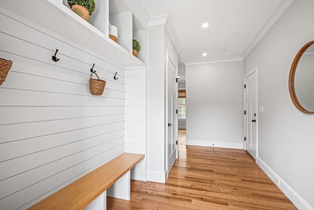Interior, Recessed Lighting, Wood Texture Flooring