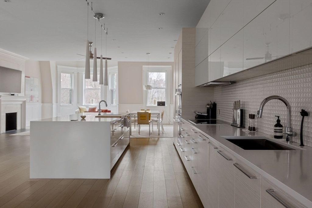 Dining room, Fireplace, Interior, Kitchen, Pendant Lights, Recessed Lighting, Wood Texture Flooring