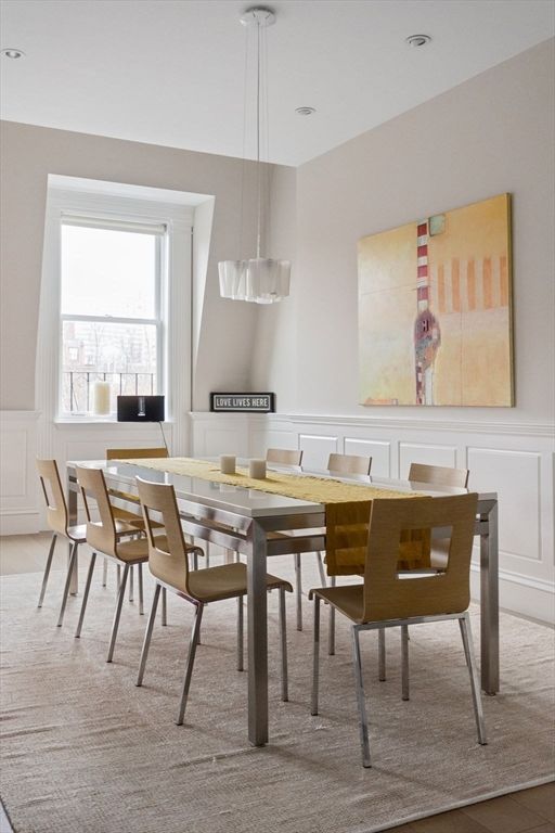 Dining room, Interior, Pendant Lights, Recessed Lighting