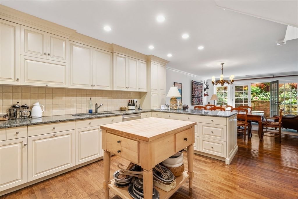 Chandelier, Dining room, Interior, Kitchen, Recessed Lighting, Wood Texture Flooring