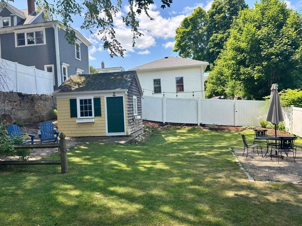 Backyard, Exterior