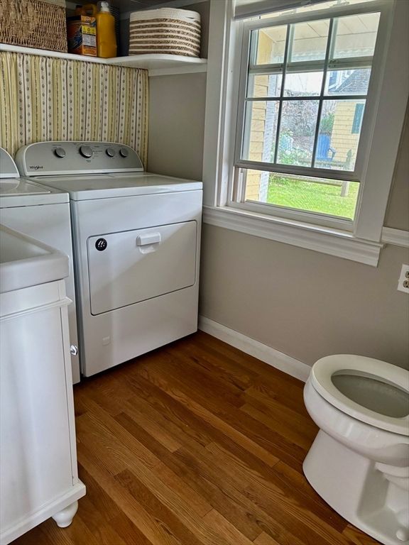 Interior, Utility Closets, Washer, Wood Texture Flooring
