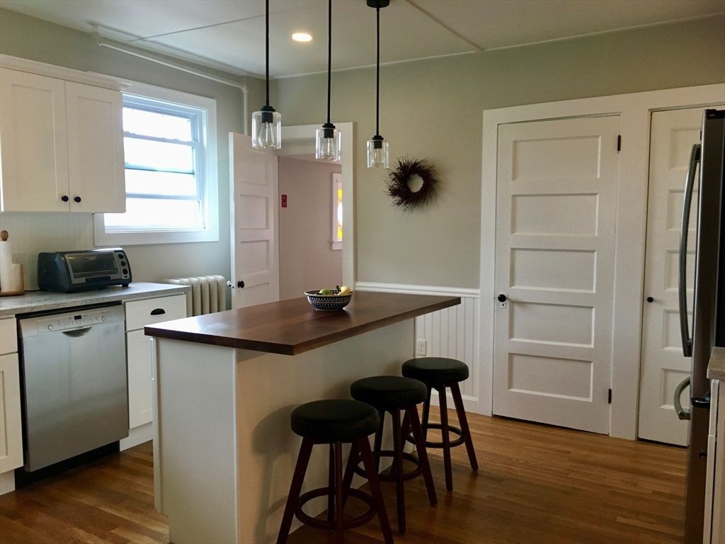 Interior, Kitchen, Pendant Lights, Recessed Lighting, Wood Texture Flooring