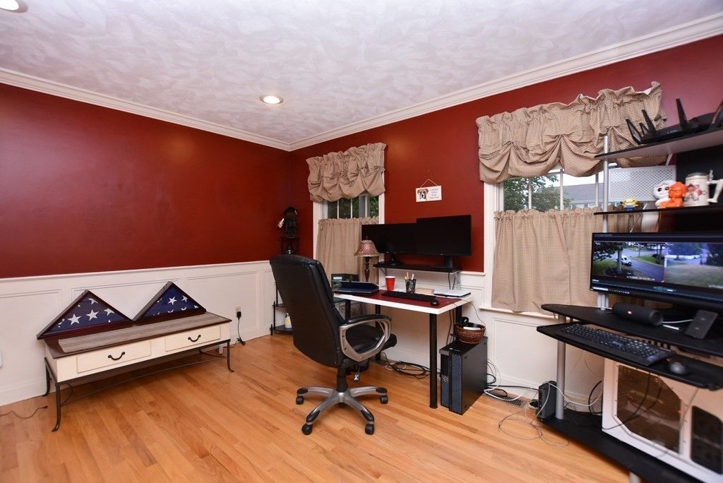 Home Office, Interior, Recessed Lighting, Wood Texture Flooring