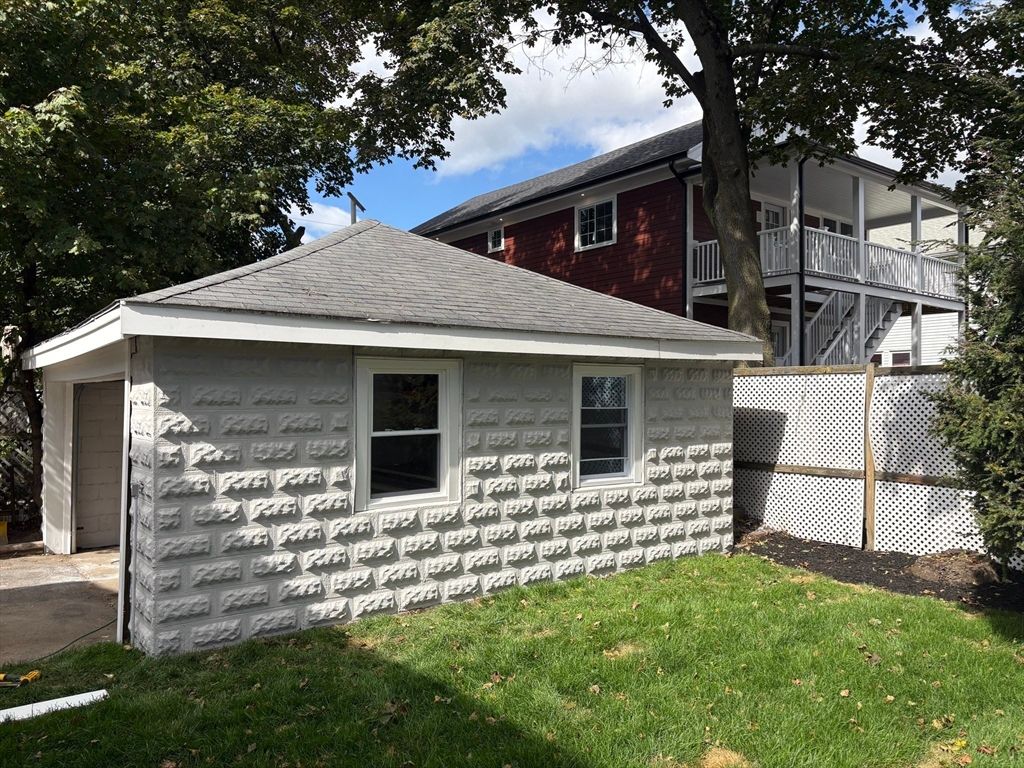 Detached Garage, Exterior