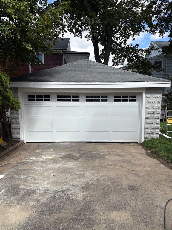 Detached Garage, Exterior