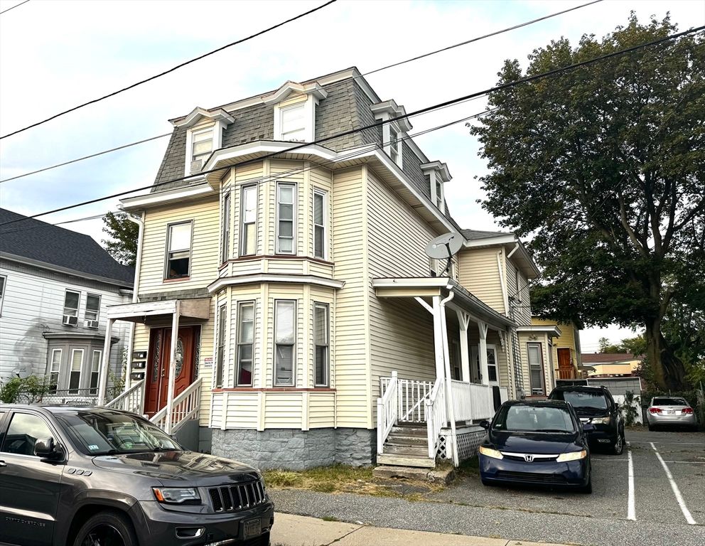 Exterior, Facade, Queen Anne Victorian