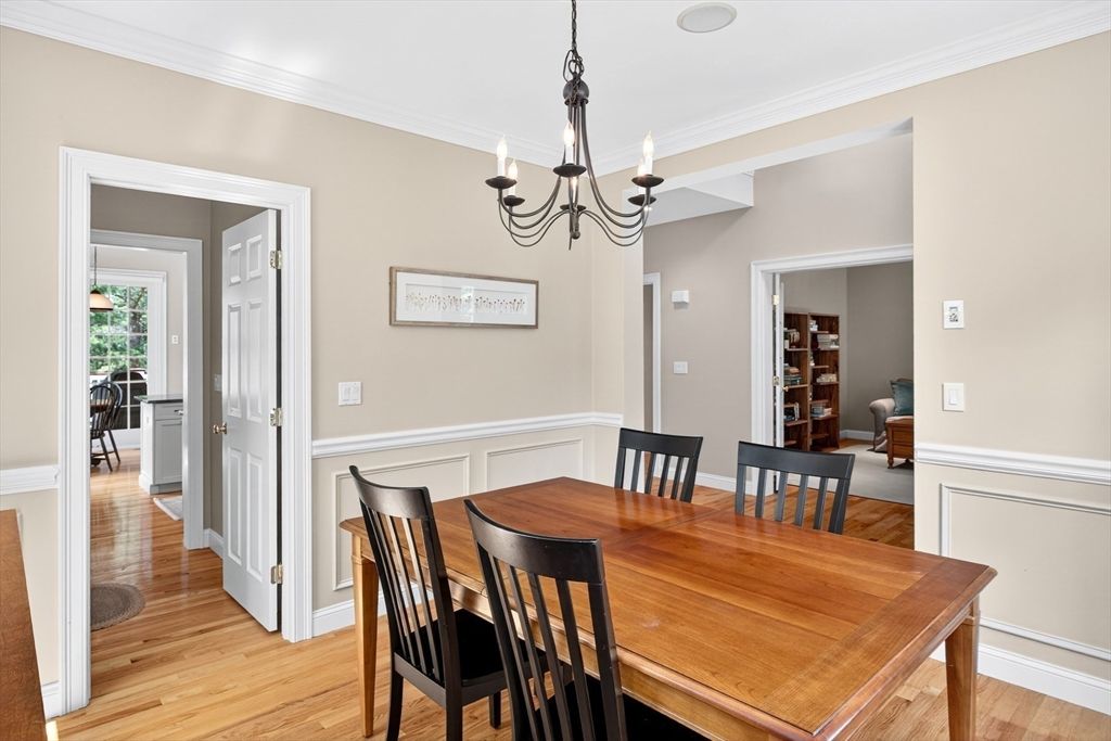 Chandelier, Dining room, Interior, Wood Texture Flooring