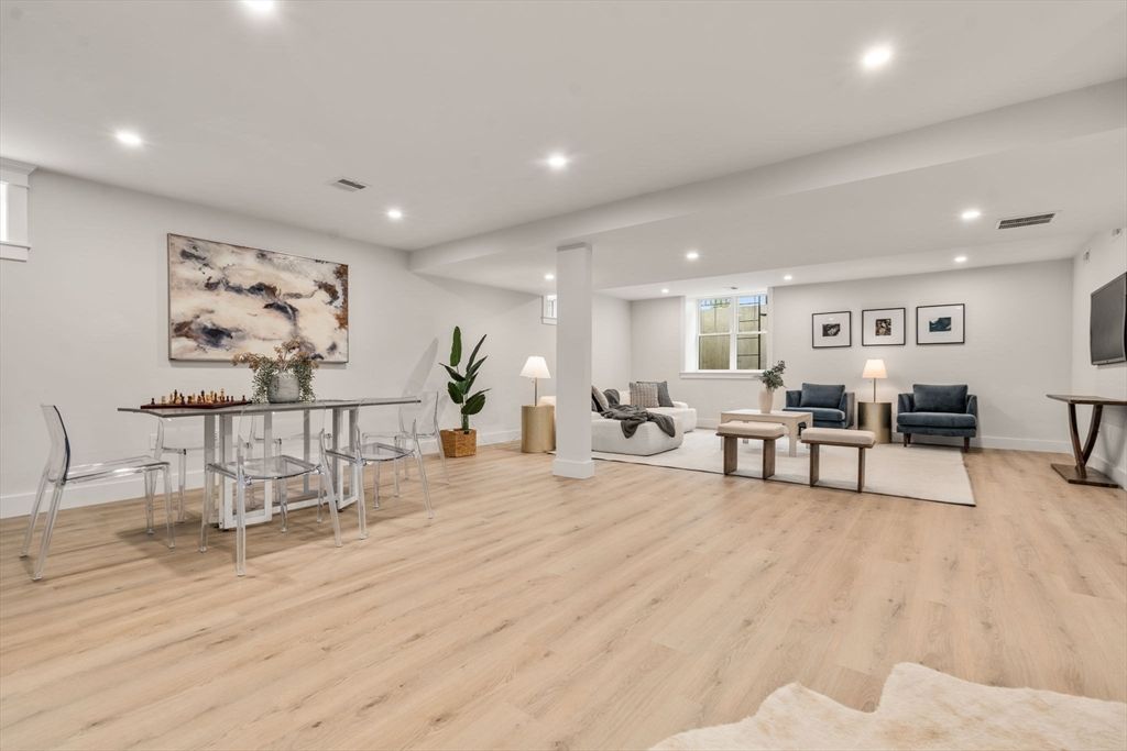 Dining room, Interior, Living room, Recessed Lighting, Wood Texture Flooring