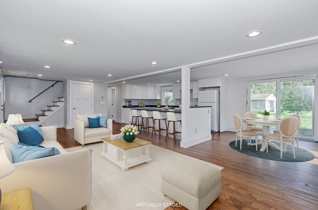 Dining room, Interior, Kitchen, Living room, Recessed Lighting, Wood Texture Flooring