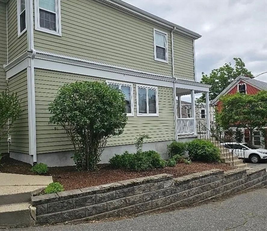 Exterior, Facade, None