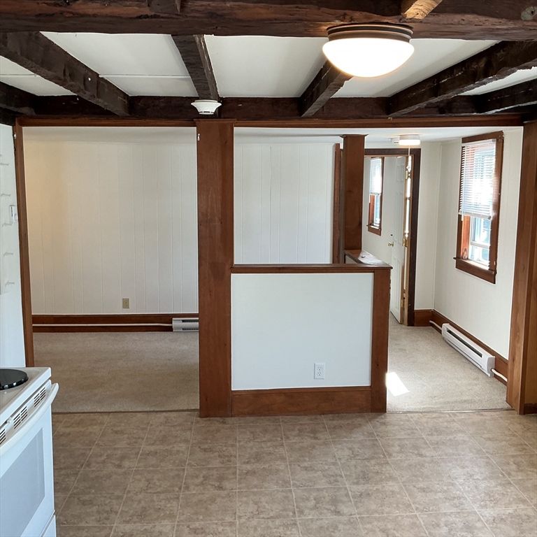 Empty room, Interior, Wooden Beams