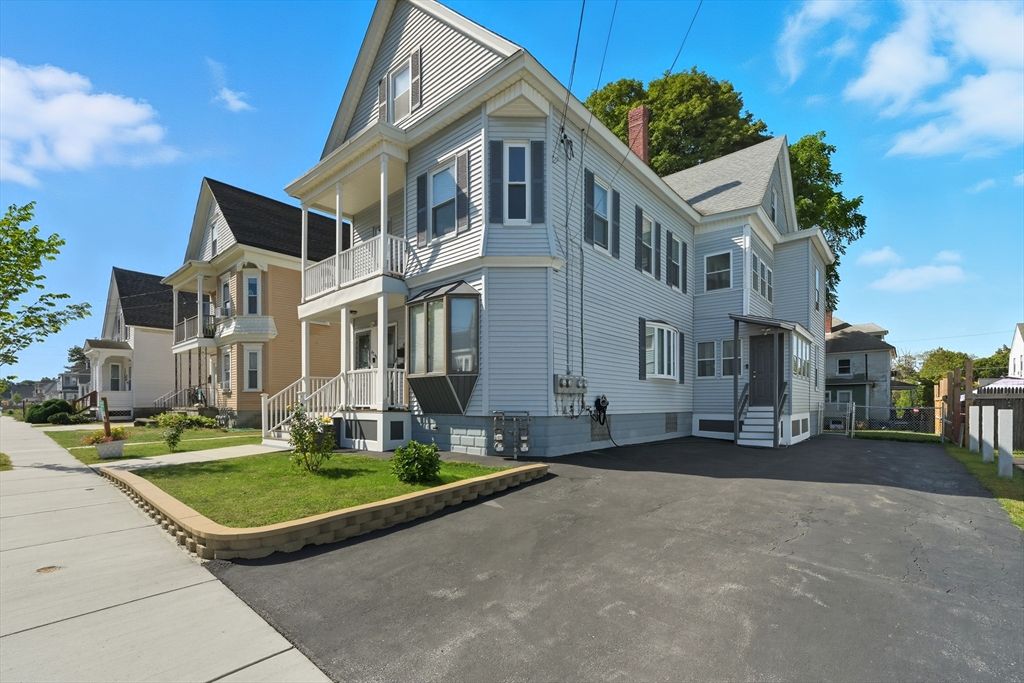 Exterior, Facade, Queen Anne Victorian