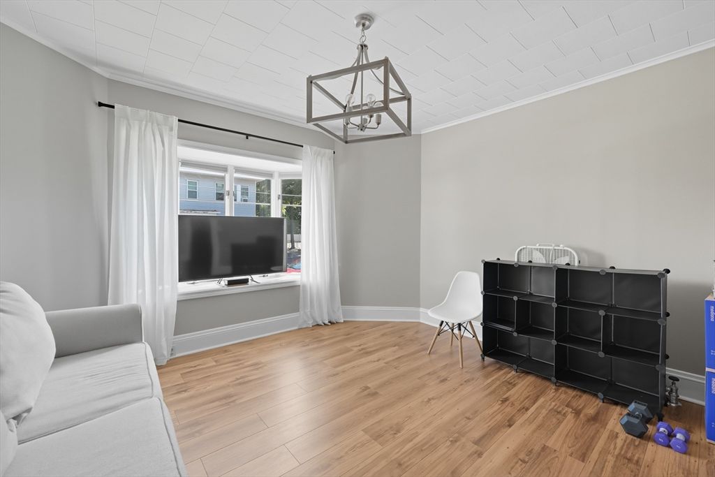Interior, Pendant Lights, Wood Texture Flooring