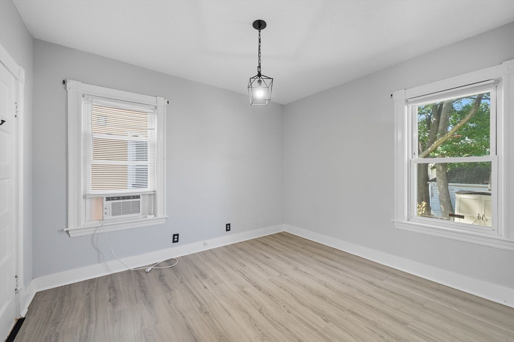 Empty room, Interior, Pendant Lights, Wood Texture Flooring