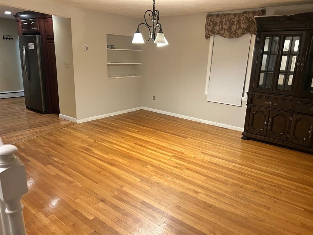 Empty room, Interior, Pendant Lights, Wood Texture Flooring
