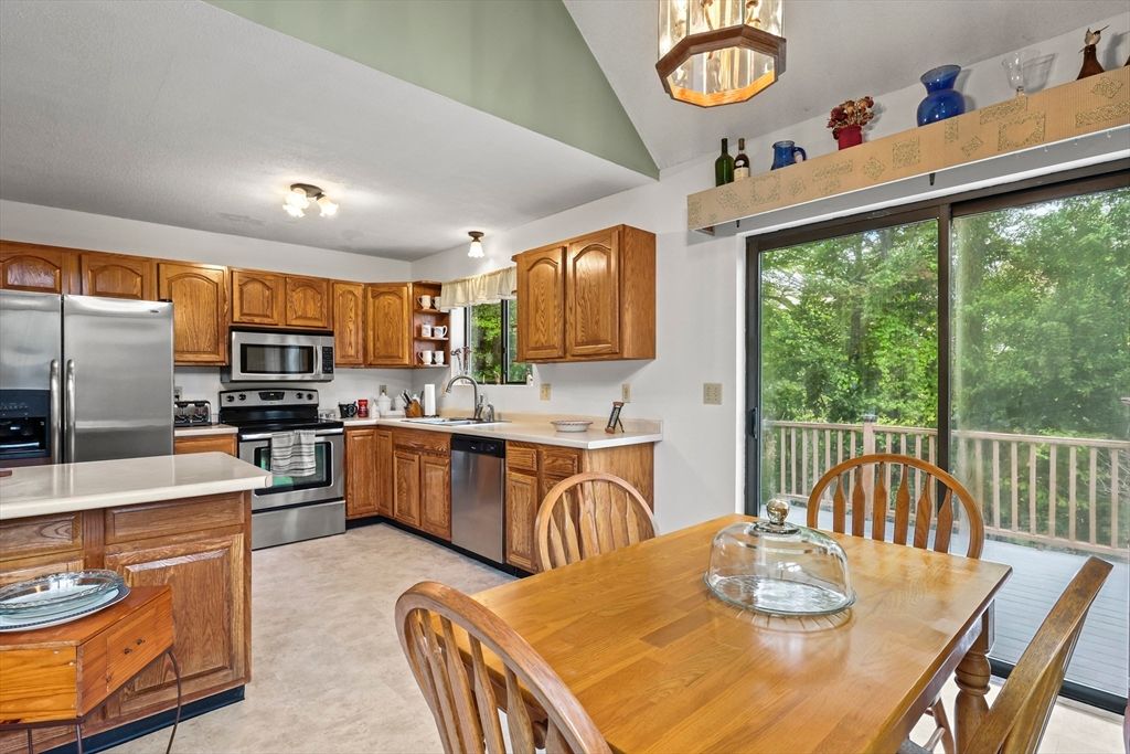 Dining room, Interior, Kitchen, Stainless Steel Appliances