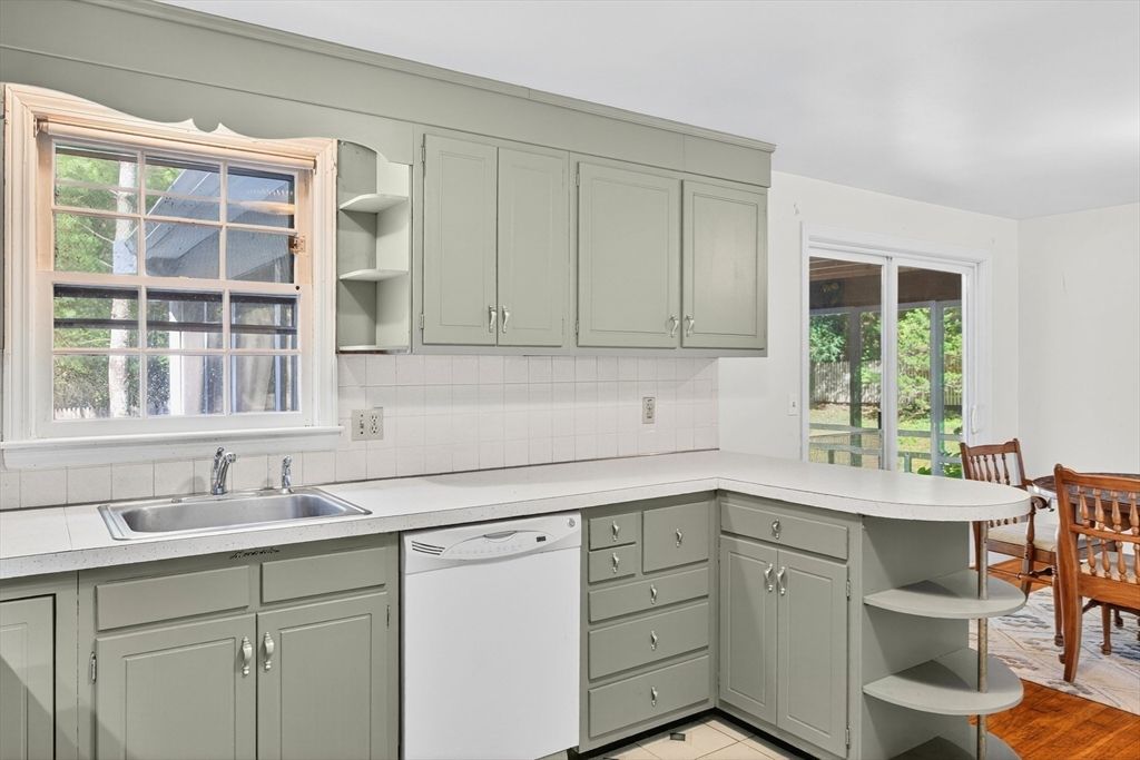 Dining room, Interior, Kitchen, Tile Countertops