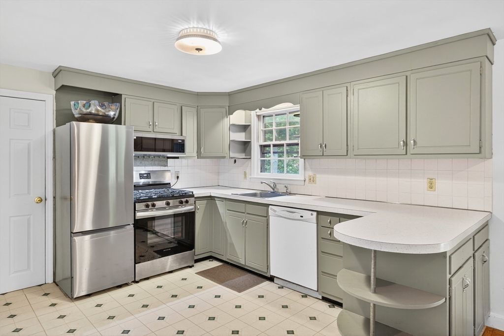 Interior, Kitchen, Stainless Steel Appliances