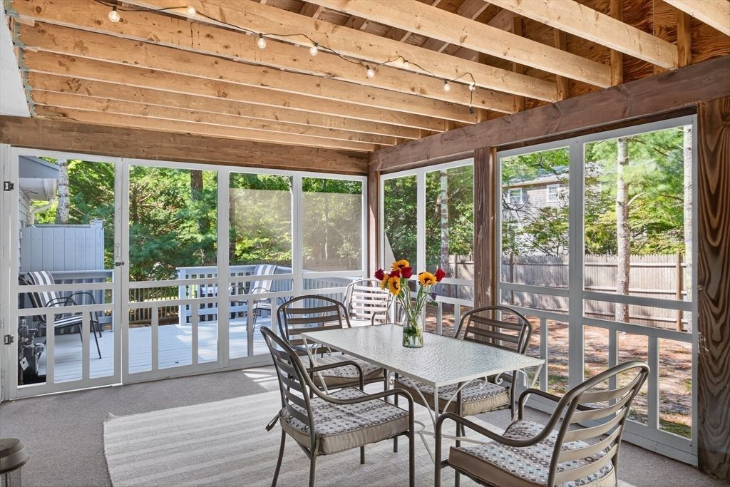 Dining room, Interior, Sun Room, Wooden Beams, Wooden Ceilings