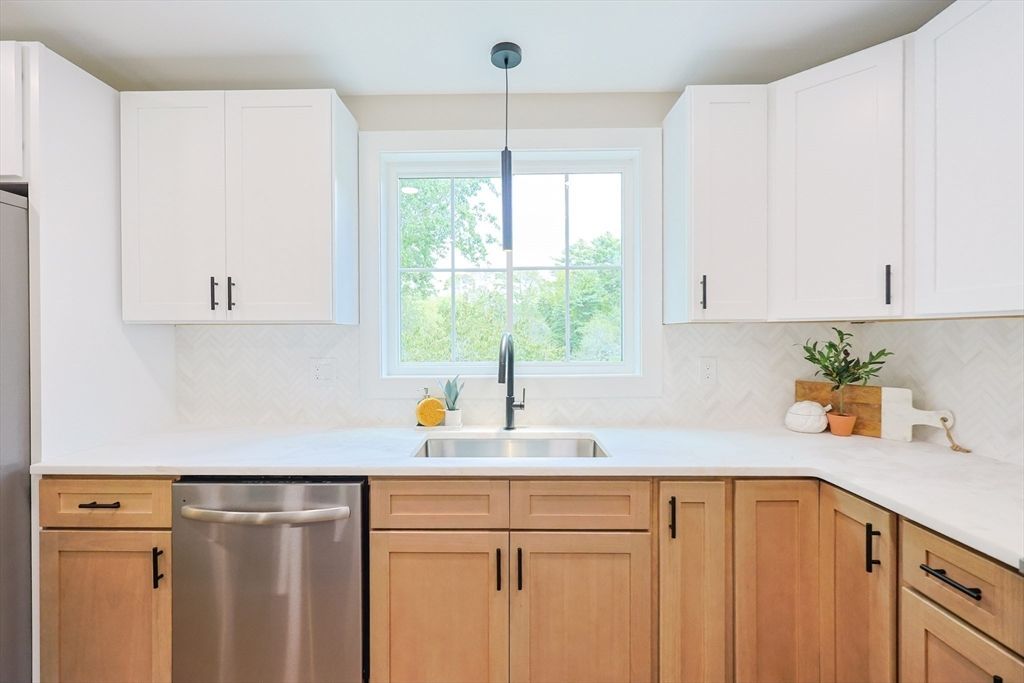 Interior, Kitchen, Pendant Lights, Stainless Steel Appliances