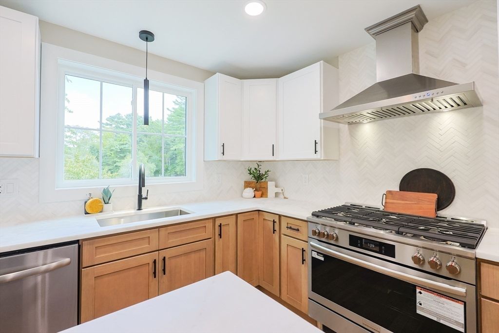 Interior, Kitchen, Pendant Lights, Recessed Lighting, Stainless Steel Appliances
