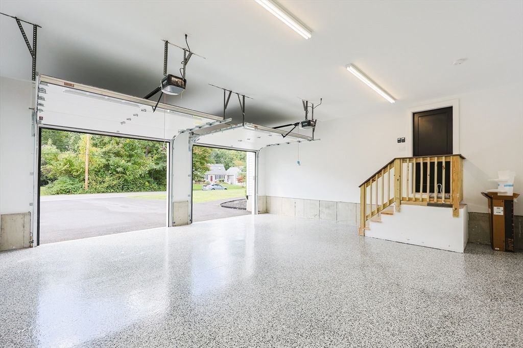 Garage, Interior