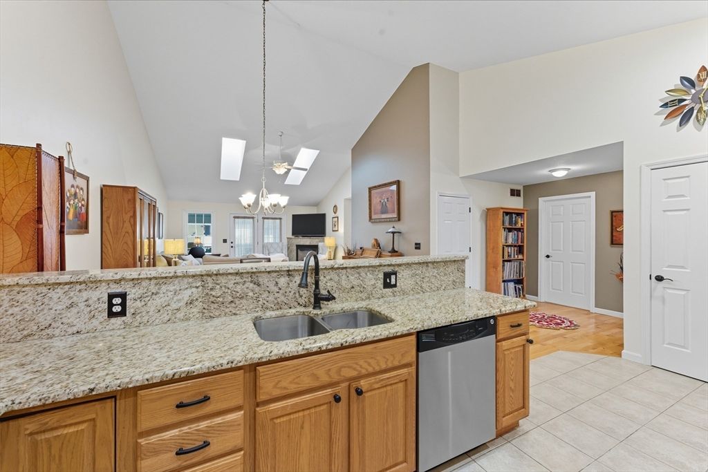 Interior, Kitchen, Pendant Lights, Wood Texture Flooring