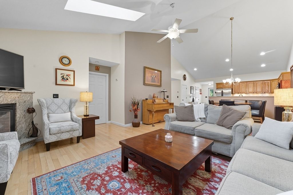 Interior, Kitchen, Living room, Pendant Lights, Recessed Lighting, Stainless Steel Appliances, Wood Texture Flooring
