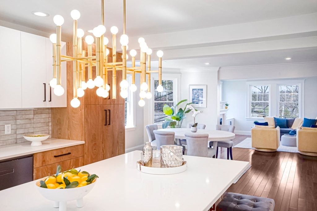 Dining room, Interior, Living room, Pendant Lights, Recessed Lighting, Wood Texture Flooring
