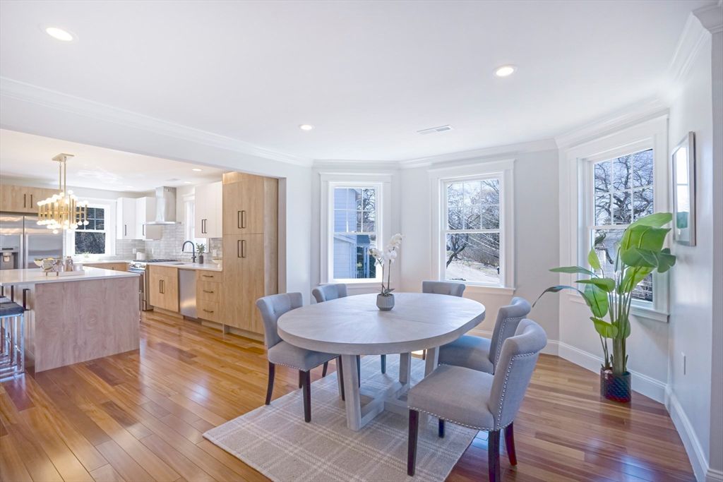 Chandelier, Dining room, Interior, Kitchen, Recessed Lighting, Wood Texture Flooring
