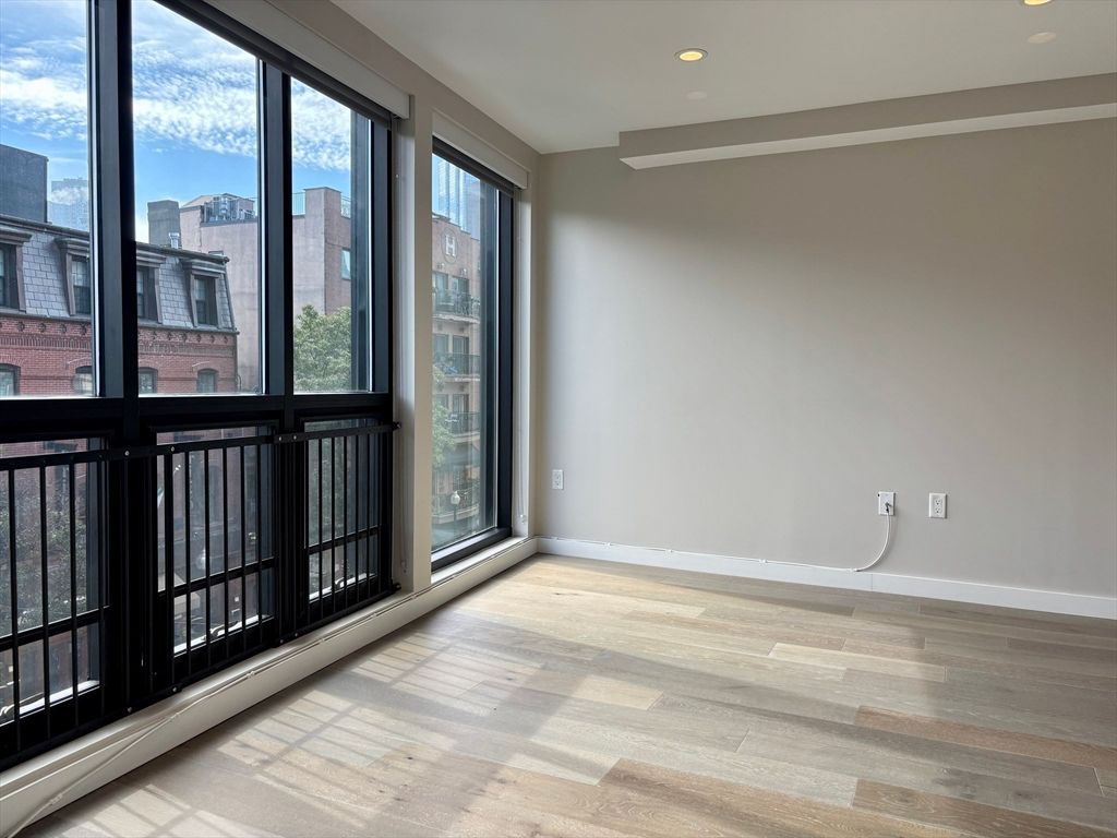 Empty room, Interior, Recessed Lighting, Wood Texture Flooring