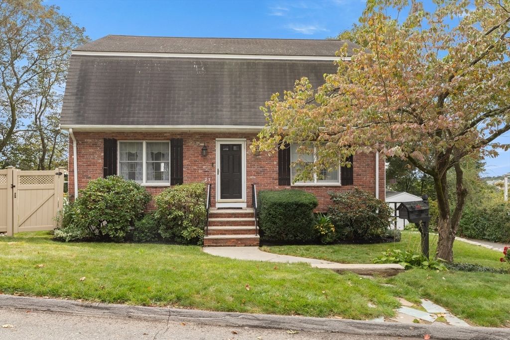 Exterior, Facade, Brick Facade, Cape Cod