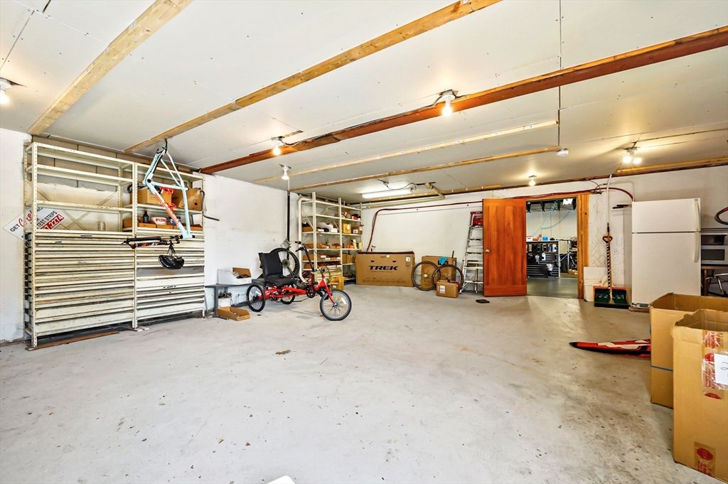 Garage, Interior
