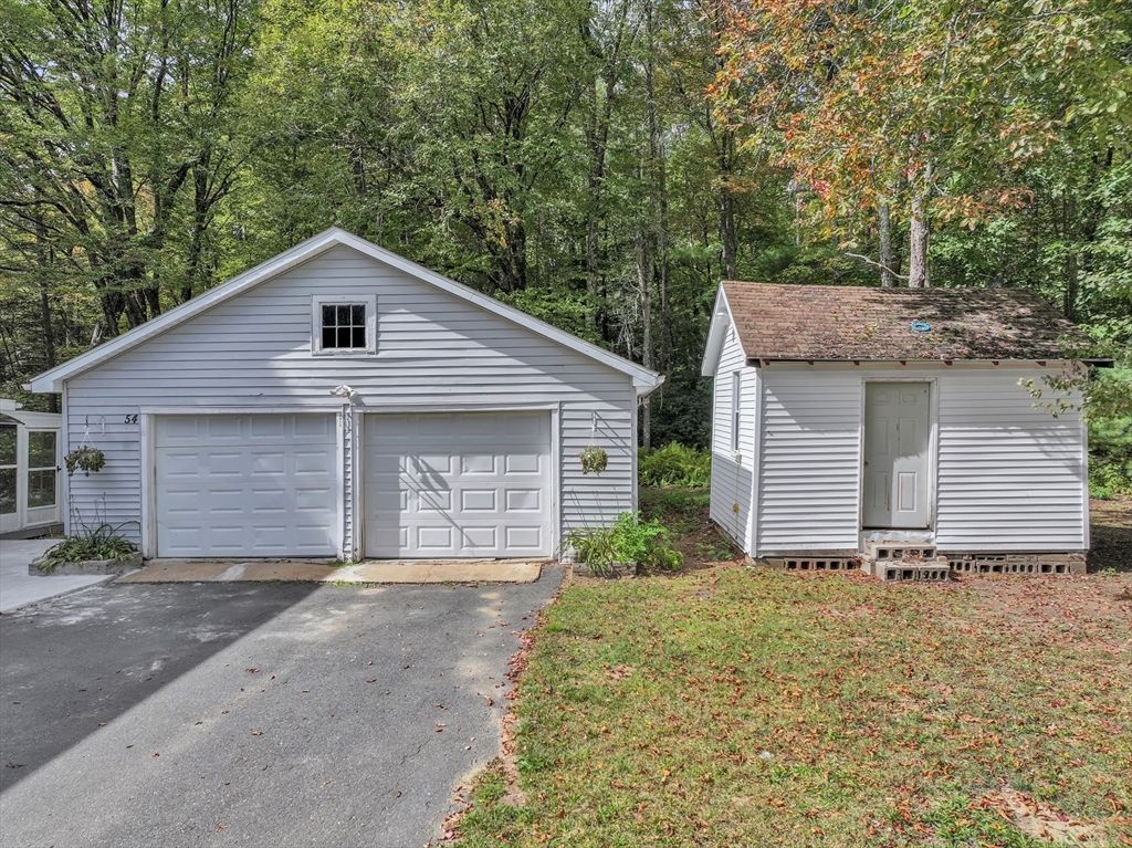 Detached Garage, Exterior
