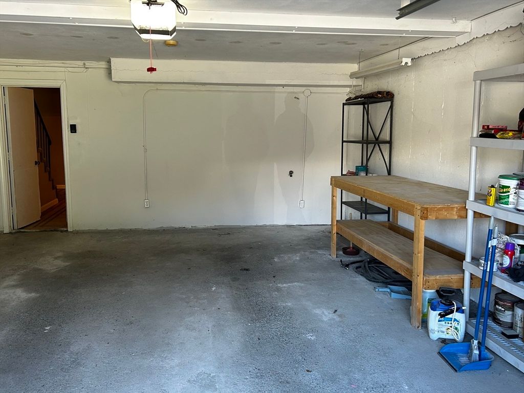 Garage, Interior