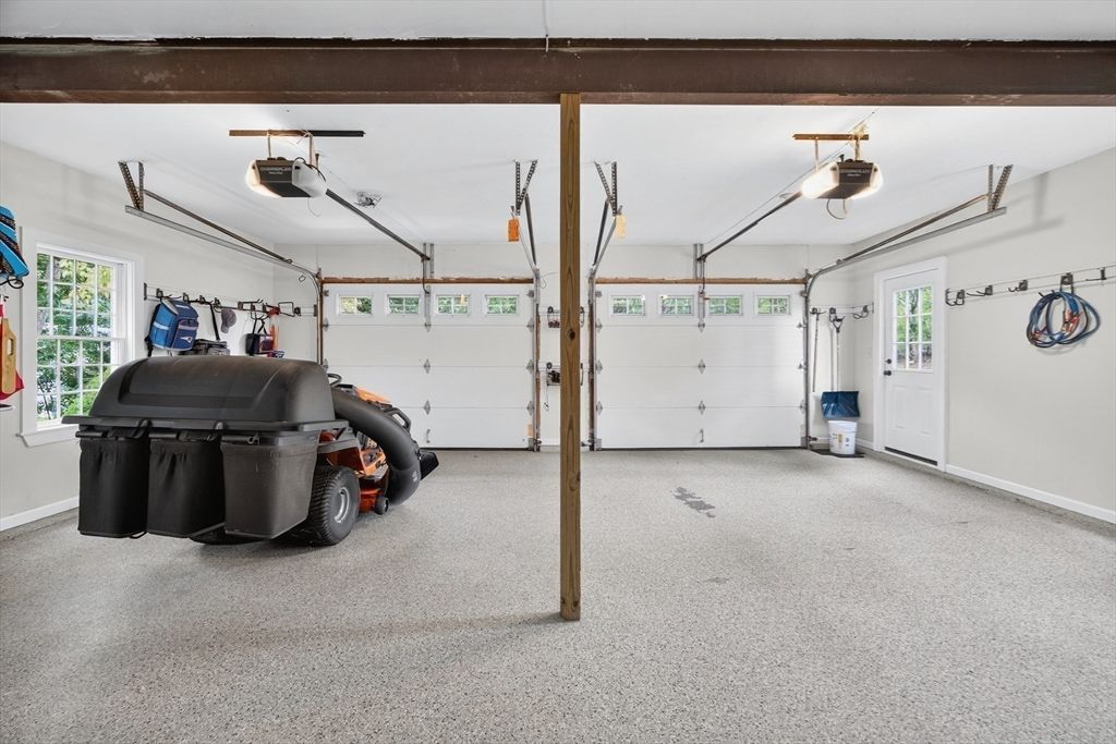 Garage, Interior