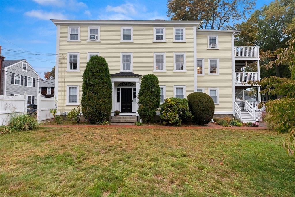 Backyard, Exterior, Facade, Georgian